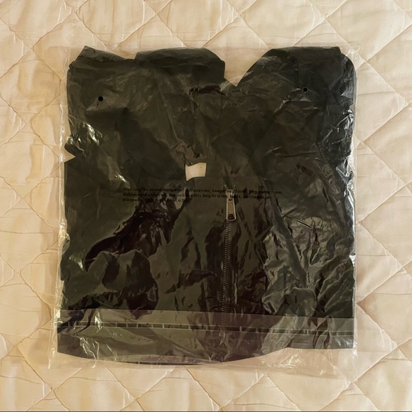 Nasty Gal Cropped Flutter Top in Black - XXS & S - Picture 8 of 8